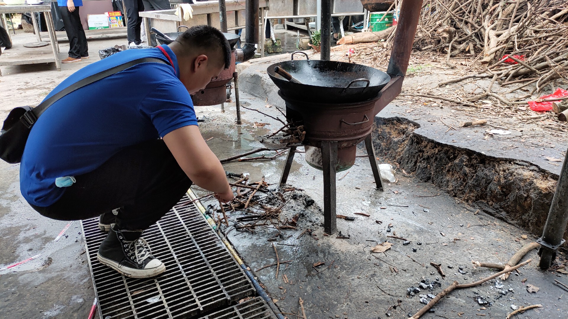 松湖騎行，穿樹飛花；農(nóng)家休閑，擁抱自然